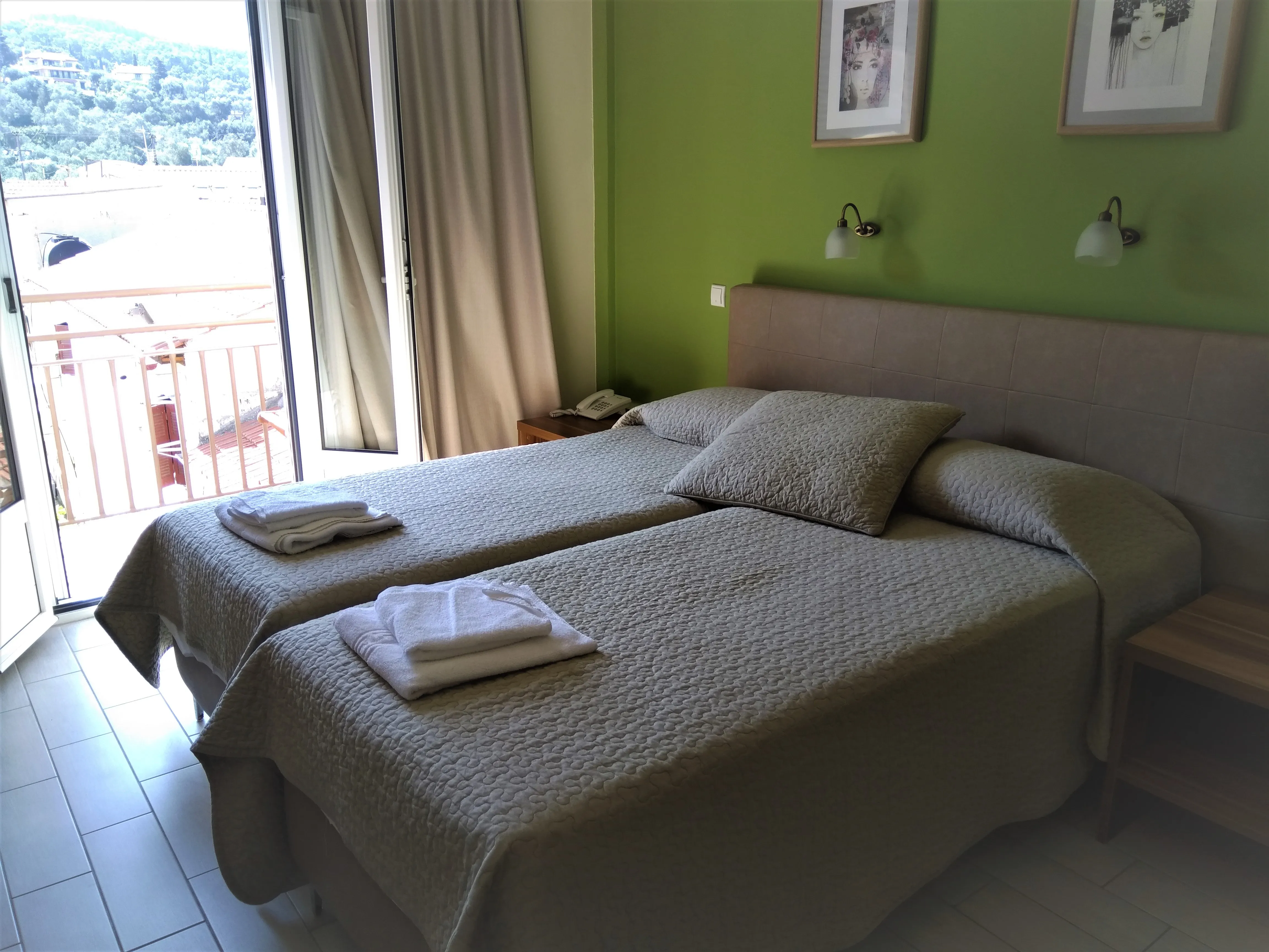 Standard Twin Room